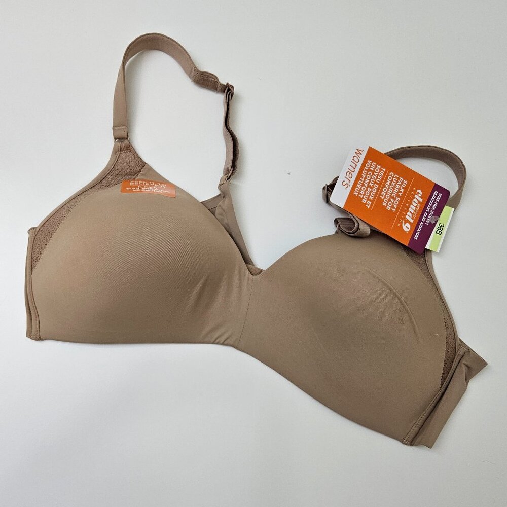 236. Warner's "Cloud 9" padded bra. NWT